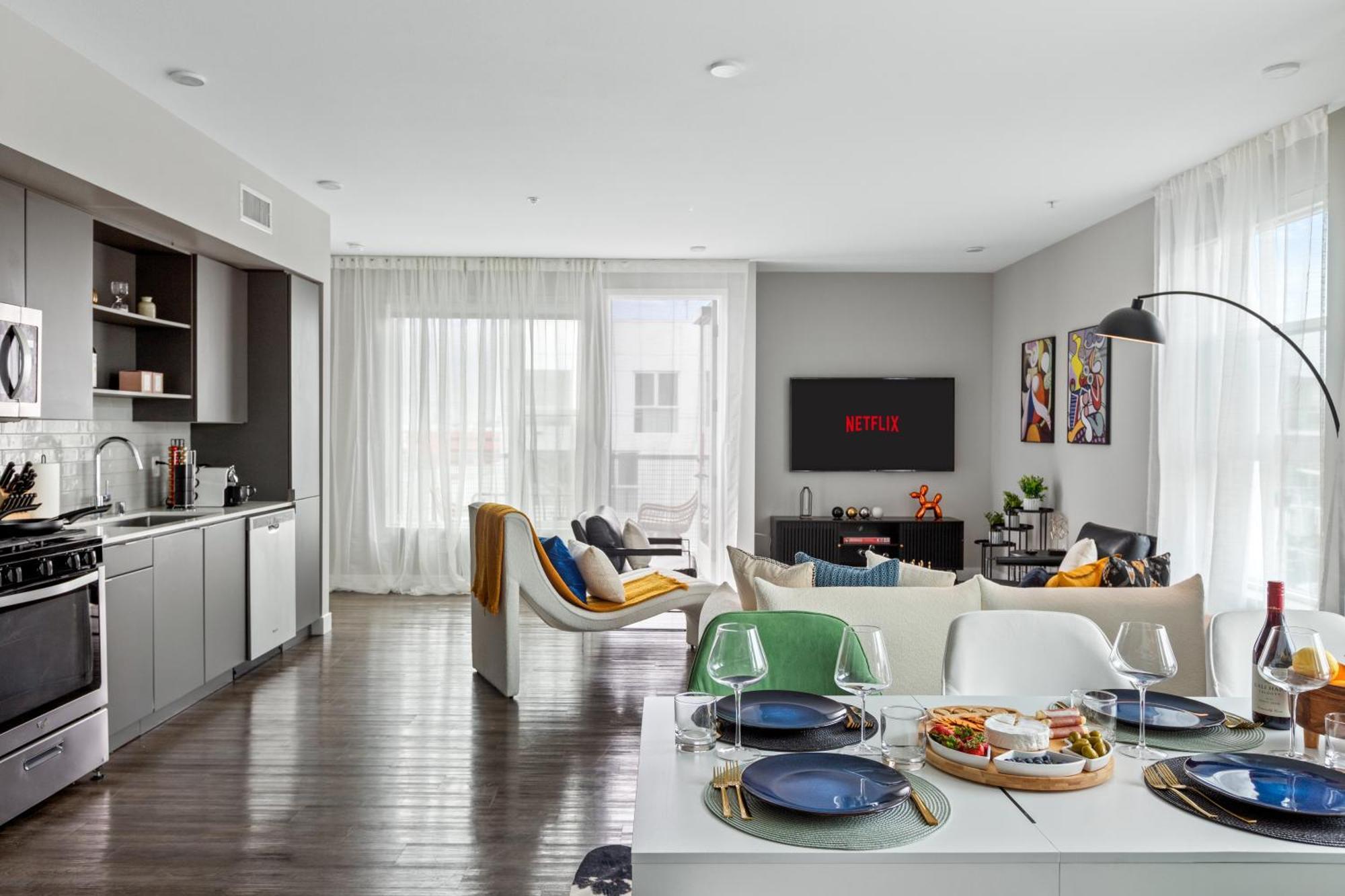 Apartment Cozy And Spacious Apartment's In The Heart Of La