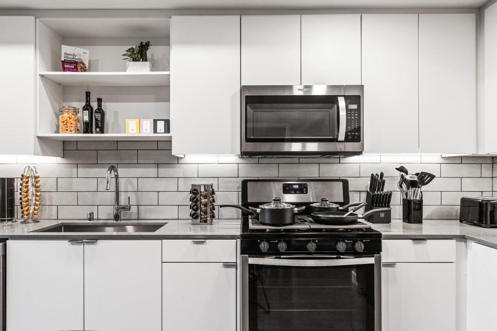 Apartment Cozy And Spacious Apartment's In The Heart Of La Los Angeles